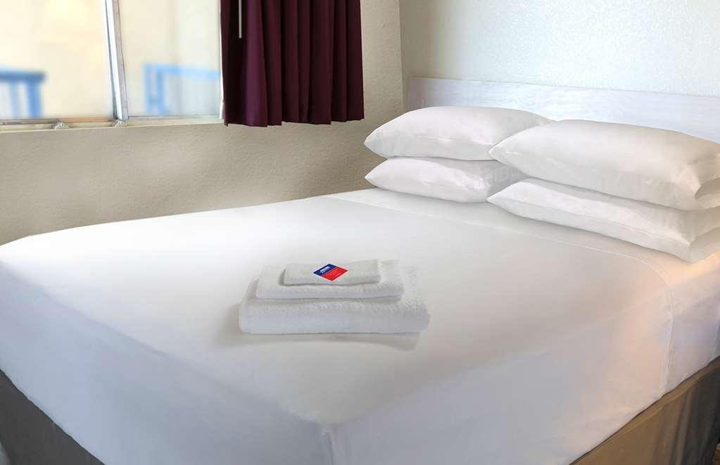 Americas Best Value Inn Salmon Room photo
