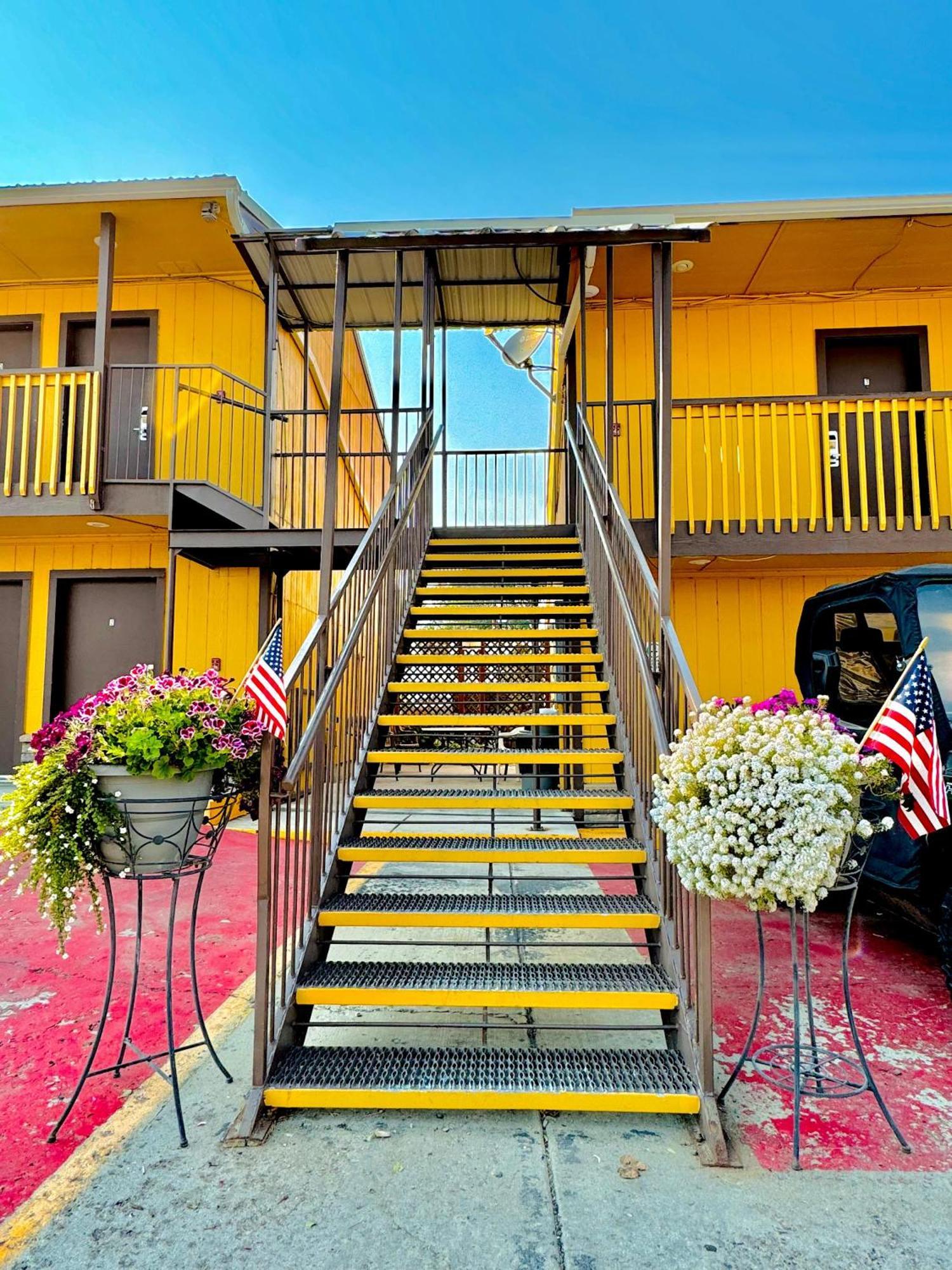 Americas Best Value Inn Salmon Exterior photo