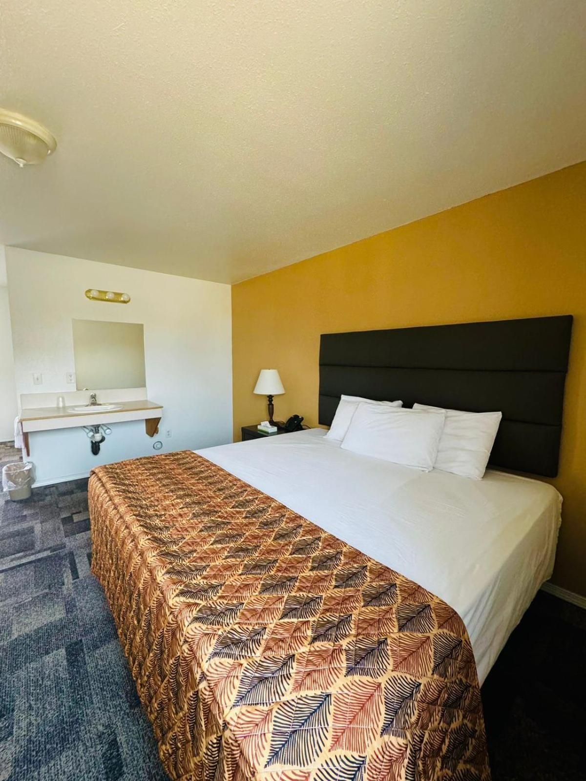 Americas Best Value Inn Salmon Exterior photo